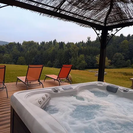 Iris Dans Batisse Renovee Au Coeur De La Nature Frühstückspension 3*