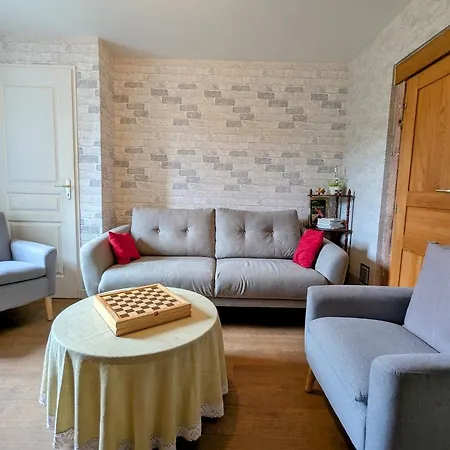 Iris Dans Batisse Renovee Au Coeur De La Nature Frühstückspension 3*